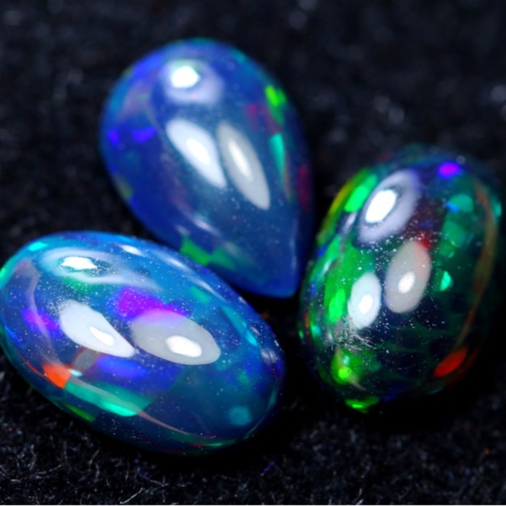 4.09 Ct Multi Color Ethiopian Welo Smoked Opal